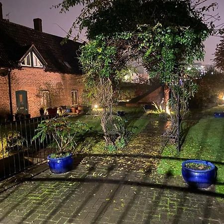 The Old Sack Warehouse Villa เฮริฟอร์ด ภายนอก รูปภาพ