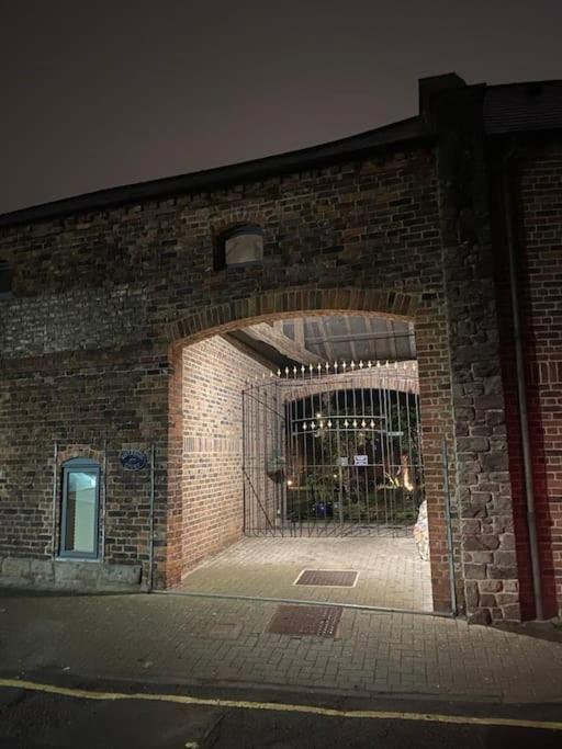 The Old Sack Warehouse Villa เฮริฟอร์ด ภายนอก รูปภาพ