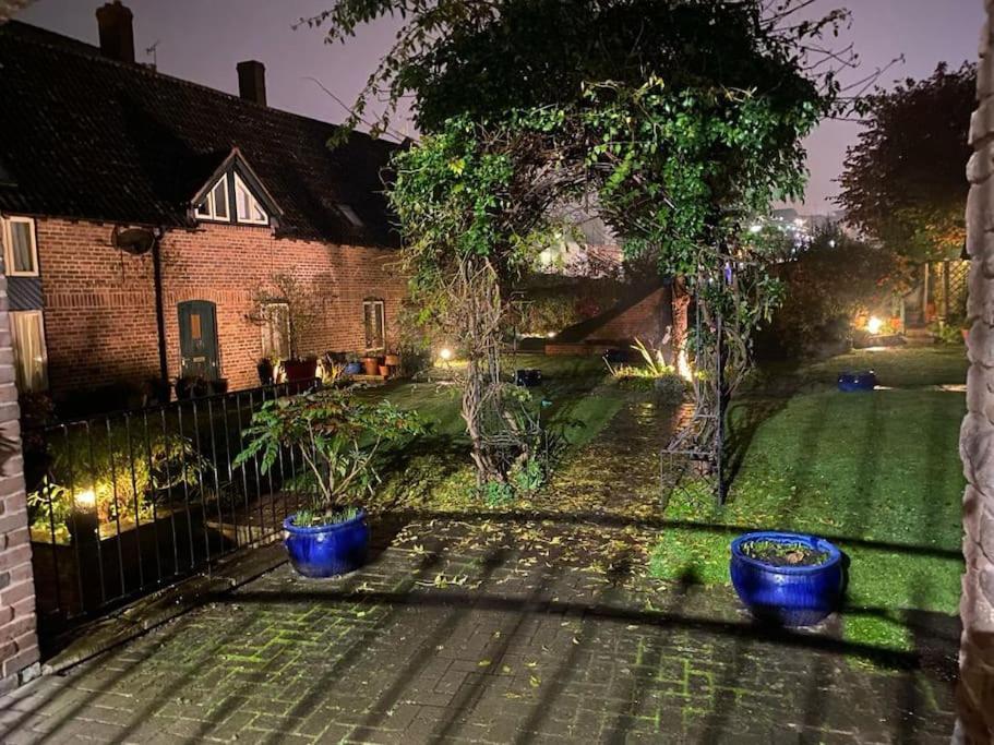 The Old Sack Warehouse Villa เฮริฟอร์ด ภายนอก รูปภาพ